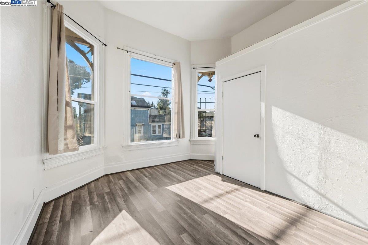 856 21st Street Oakland, CA 94607 - Photo 6 of 58