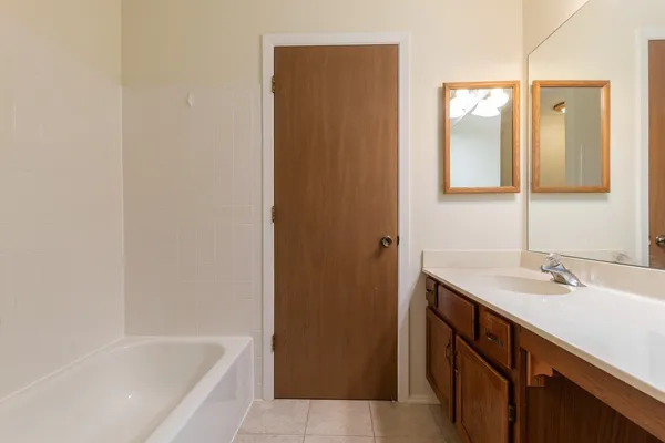 $2,500 | 260 East Fabish Drive, Buffalo Grove, IL 60089