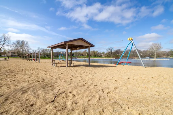 $44,900 | 876 Holiday Drive, Lake Holiday, IL 60548