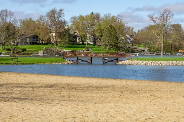 $44,900 | 876 Holiday Drive, Lake Holiday, IL 60548