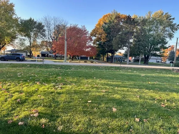 $44,900 | 876 Holiday Drive, Lake Holiday, IL 60548