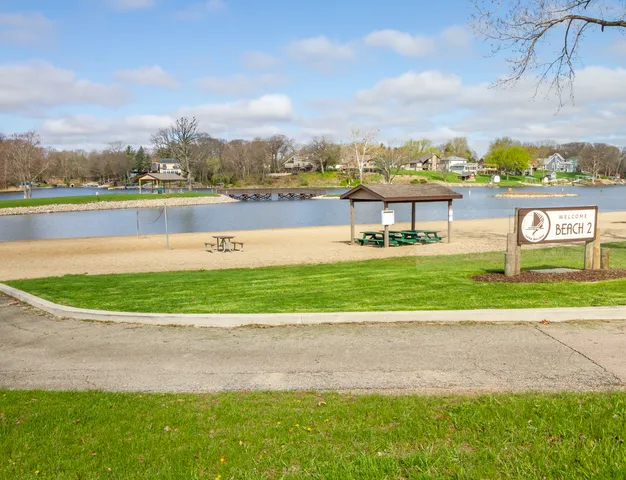 $49,900 | 876 Holiday Drive, Sandwich, IL 60548