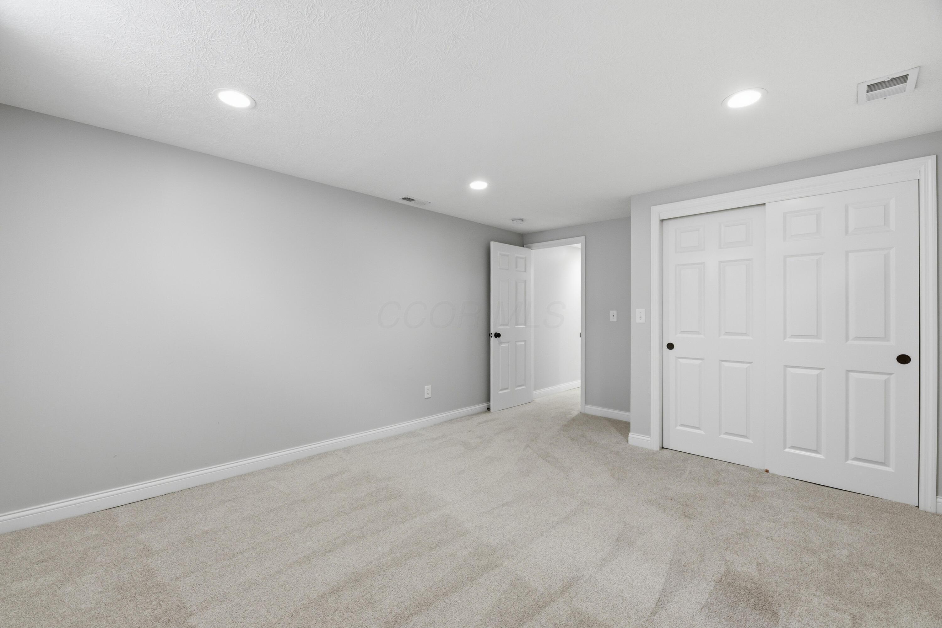 1491 Kirkley Road Columbus, OH 43221 - Photo 36 of 49