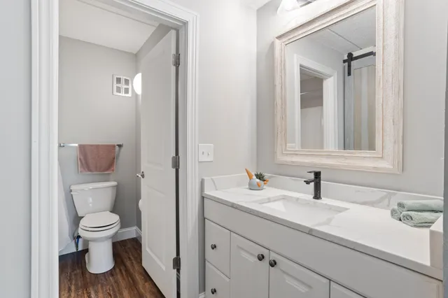 $230,000 | 10401 Cedar Lake Road, Unit 201, Minnetonka, MN 55305