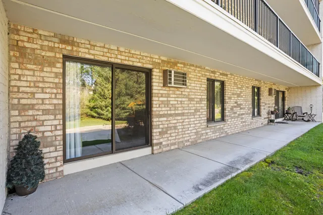 $230,000 | 10401 Cedar Lake Road, Unit 201, Minnetonka, MN 55305