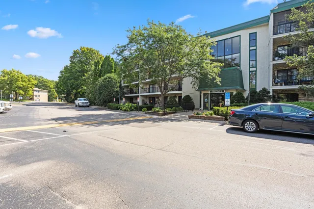 $230,000 | 10401 Cedar Lake Road, Unit 201, Minnetonka, MN 55305