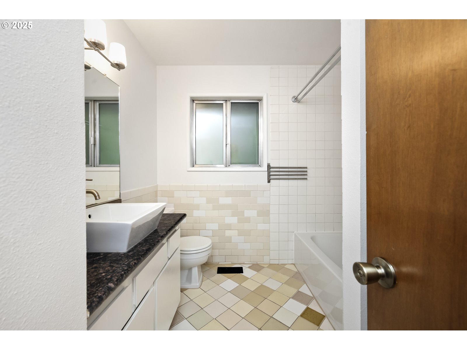 6551 Southwest Taylors Ferry Road Portland, OR 97223 - Photo 19 of 47 Gallery Image 19