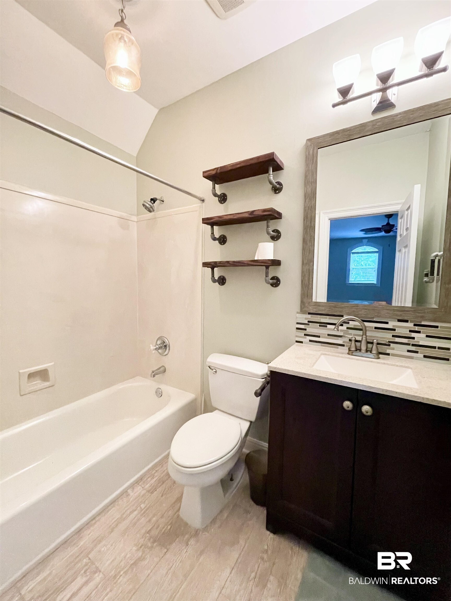 202 Potters Mills Road Daphne, AL 36526 - Photo 22 of 29 Upstairs Bathroom off of the bonus room