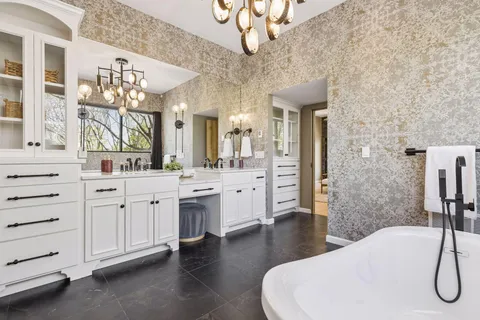 $2,650,000 | 45 Clay Cliffe Drive, Tonka Bay, MN 55331