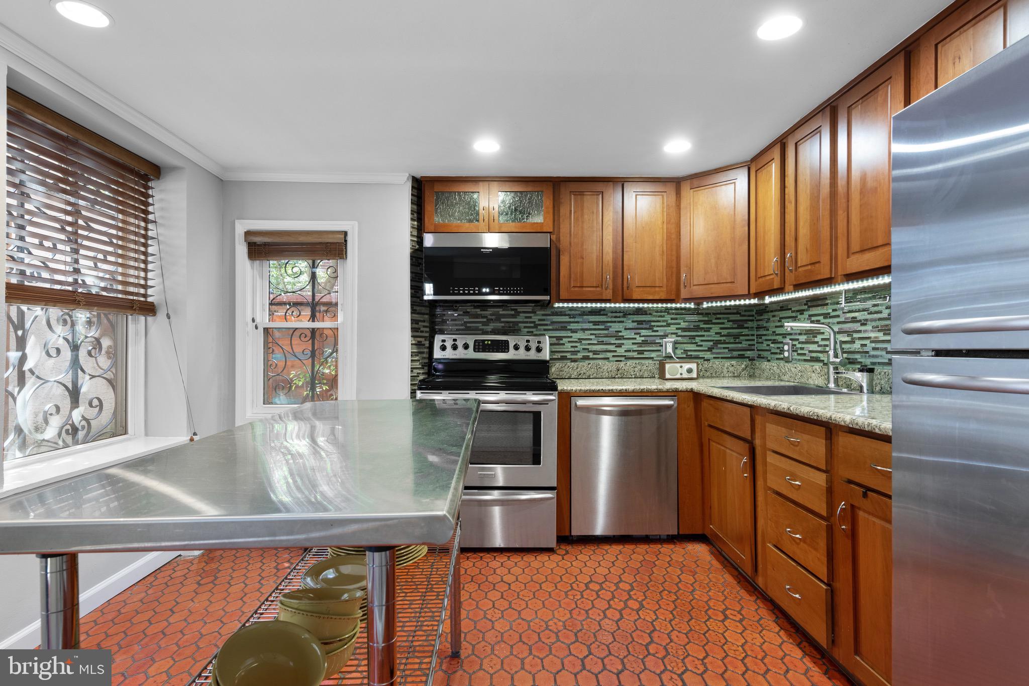 1732 Addison Street Philadelphia, PA 19146 - Photo 11 of 36 Recessed lights