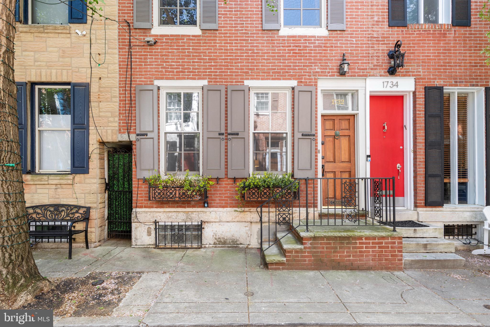 1732 Addison Street Philadelphia, PA 19146 - Photo 35 of 36 Shared alley with 1712 for access to patios