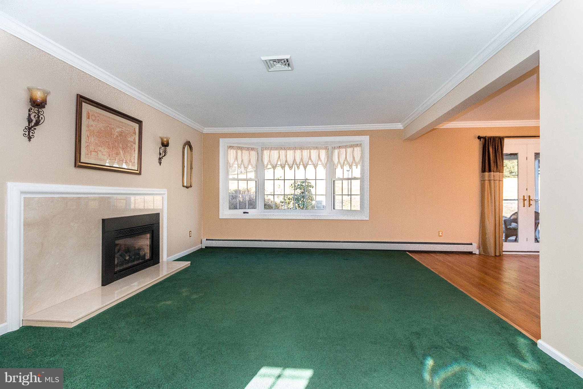 7 Hillendale Road Chadds Ford, PA 19317 - Photo 11 of 40 Living room with gas fireplace