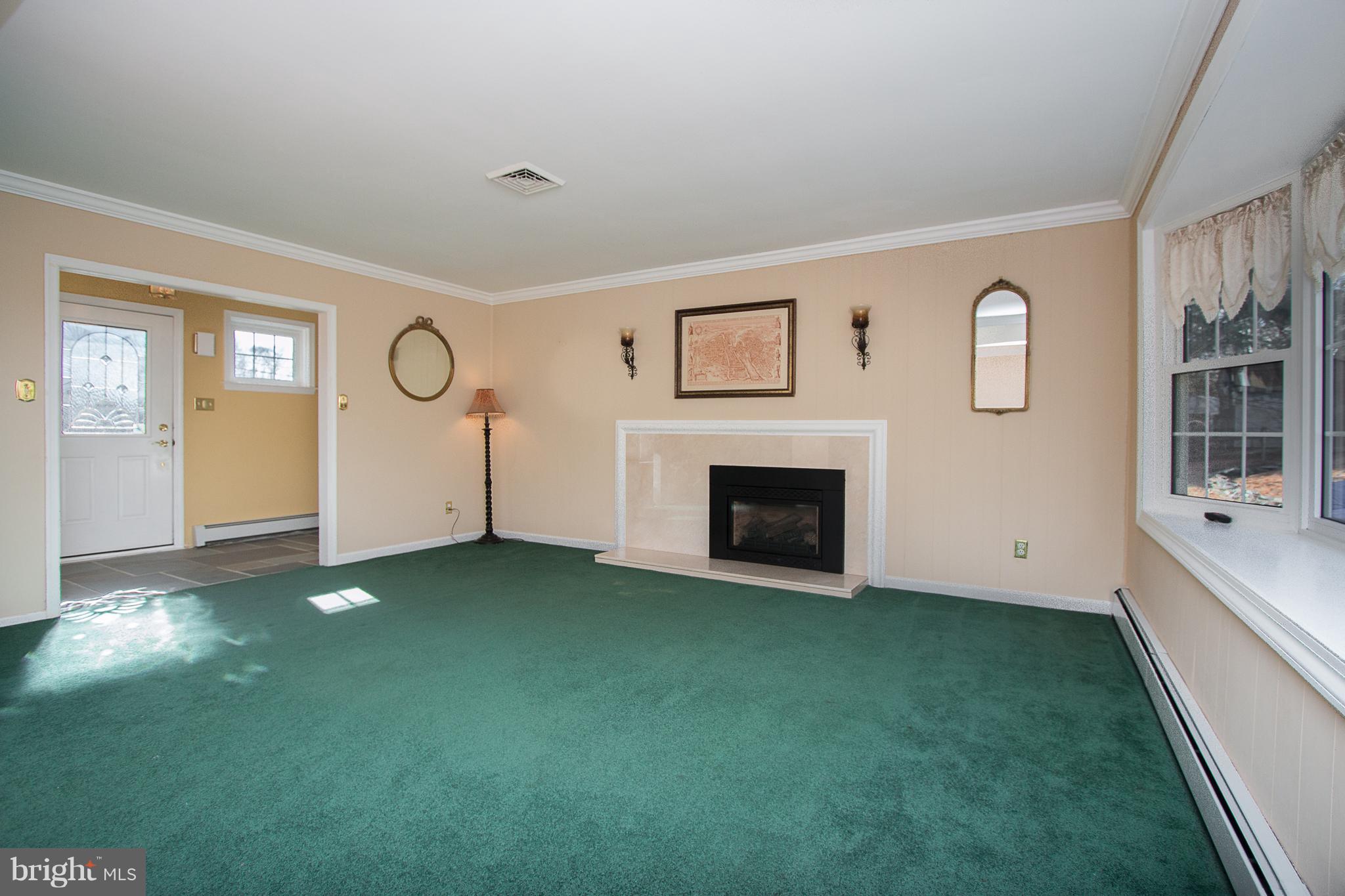 7 Hillendale Road Chadds Ford, PA 19317 - Photo 12 of 40 Living room