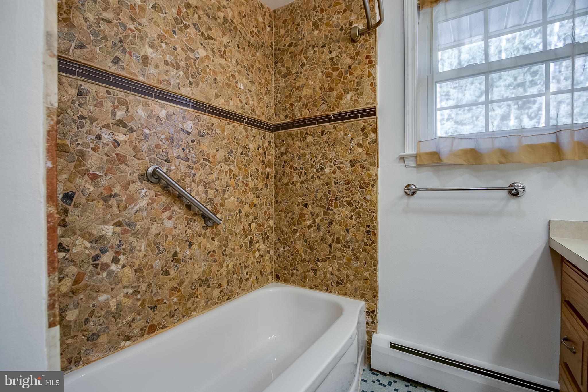 7 Hillendale Road Chadds Ford, PA 19317 - Photo 20 of 40 Hall bath with travertine shower
