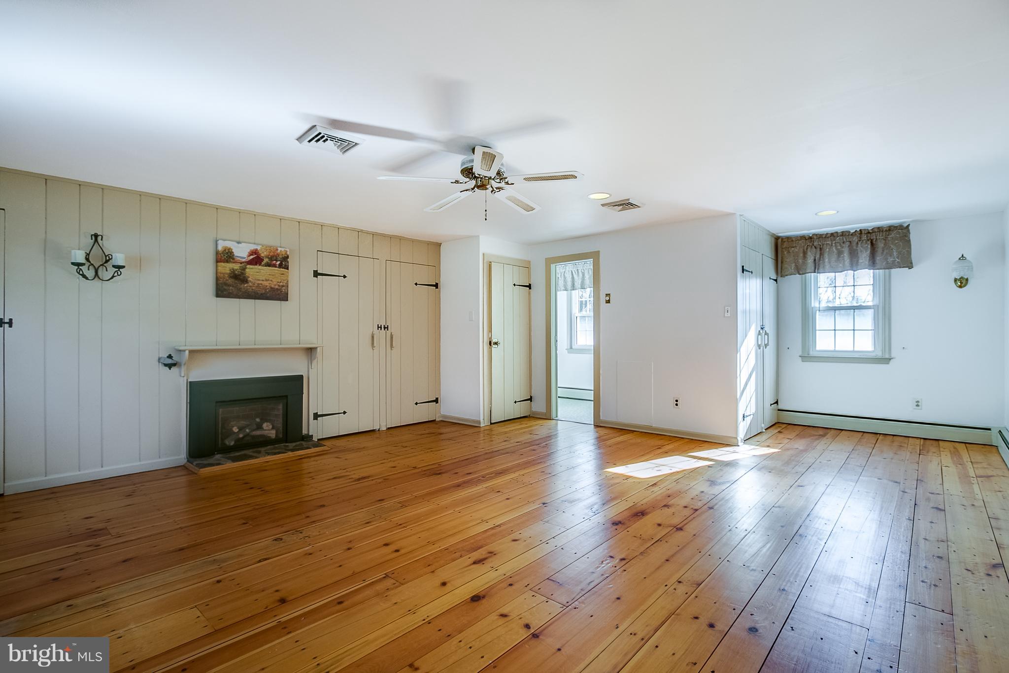 7 Hillendale Road Chadds Ford, PA 19317 - Photo 21 of 40 Master bedroom with gas fireplace
