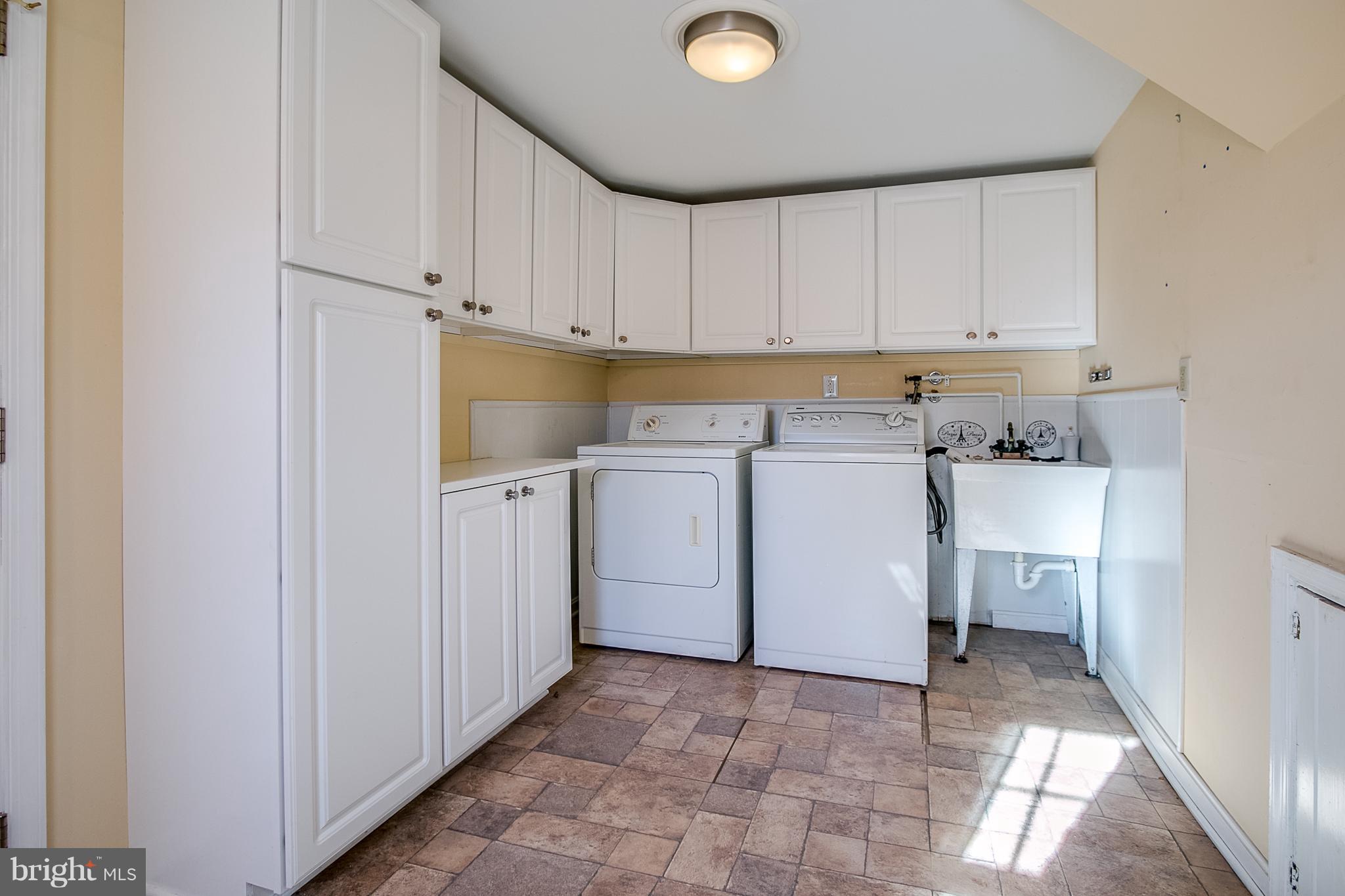 7 Hillendale Road Chadds Ford, PA 19317 - Photo 24 of 40 Laundry room