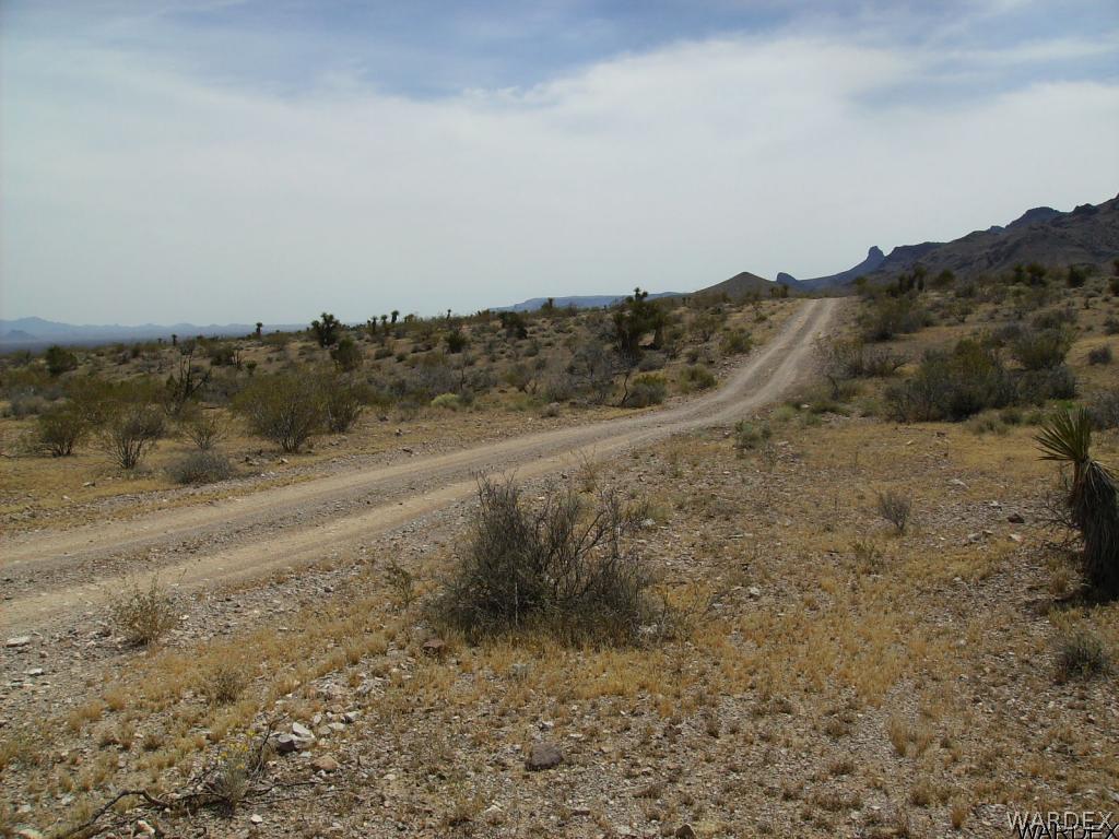 3448 Keystone Road Golden Valley, AZ 86413 - Photo 12 of 14 Keystone going south