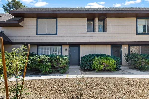 $1,750 | 6224 Meadow Vista Lane, Las Vegas, NV 89103
