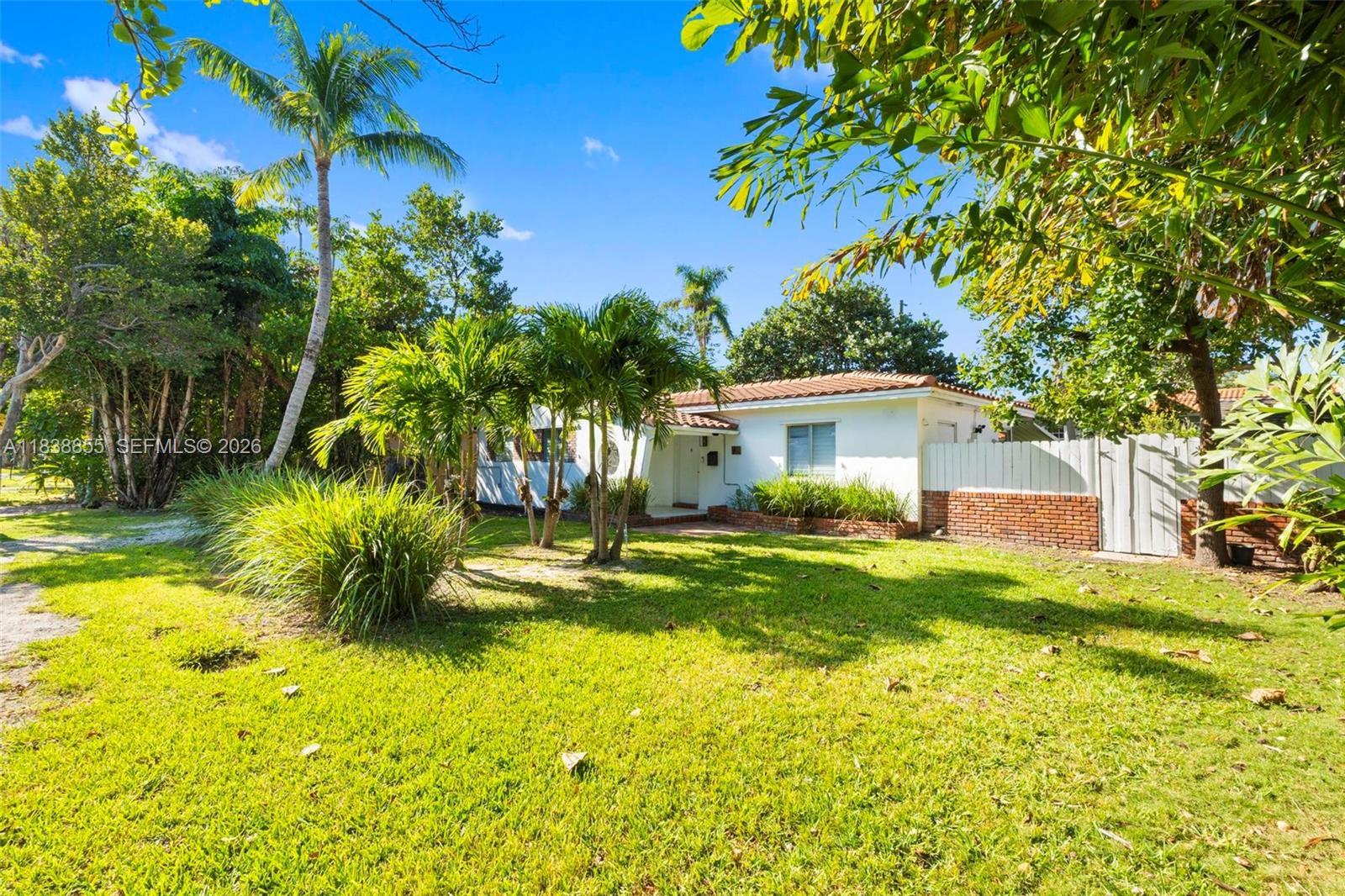 738 Fernwood Road Key Biscayne, FL 33149 - Photo 1 of 39 Photo 1
