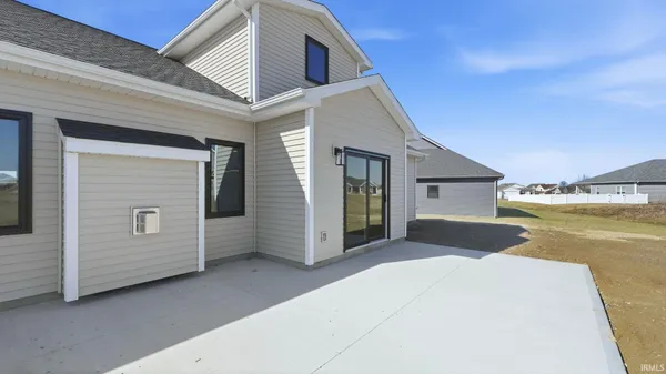 $389,900 | 11928 Tapered Bank Run, Fort Wayne, IN 46818