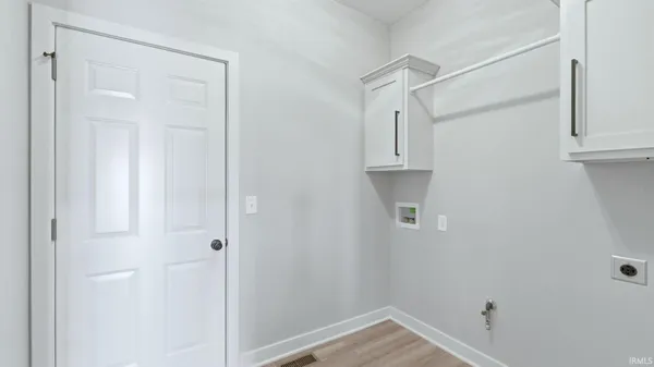 $389,900 | 11928 Tapered Bank Run, Fort Wayne, IN 46818