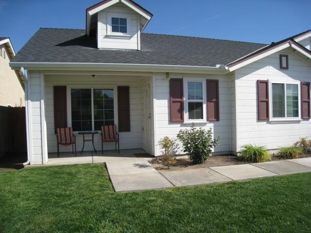 402 East Huntsman Avenue Reedley, CA 93654 - Photo 2 of 19 Gallery Image 2