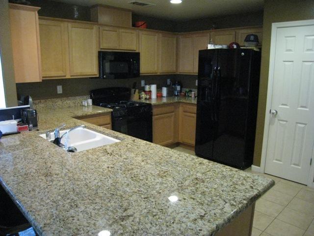 402 East Huntsman Avenue Reedley, CA 93654 - Photo 8 of 19 Gallery Image 8