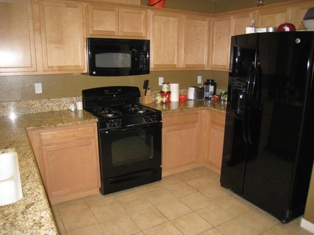 402 East Huntsman Avenue Reedley, CA 93654 - Photo 10 of 19 Gallery Image 10