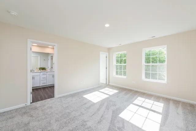 $3,250 | 804 Neubauer Circle, Lindenhurst, IL 60046