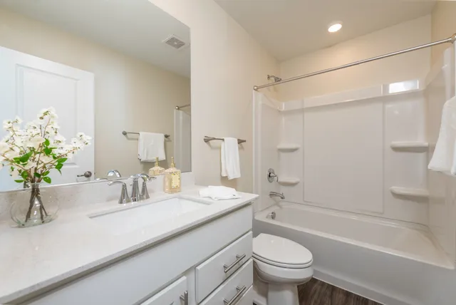 $3,250 | 804 Neubauer Circle, Lindenhurst, IL 60046