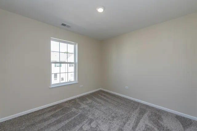 $3,250 | 804 Neubauer Circle, Lindenhurst, IL 60046