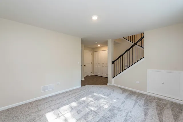 $3,250 | 804 Neubauer Circle, Lindenhurst, IL 60046