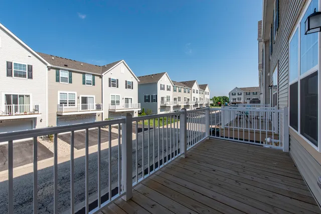 $3,250 | 804 Neubauer Circle, Lindenhurst, IL 60046