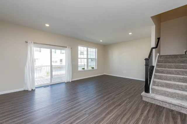 $3,250 | 804 Neubauer Circle, Lindenhurst, IL 60046