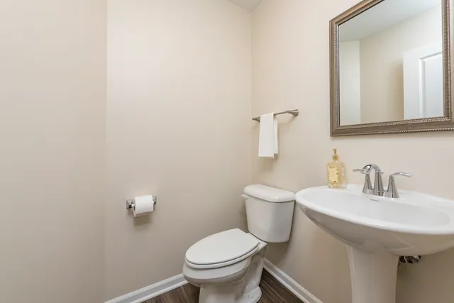 $3,250 | 804 Neubauer Circle, Lindenhurst, IL 60046