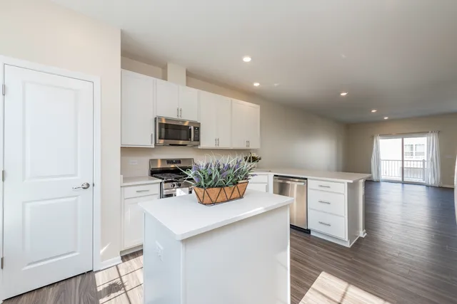 $3,250 | 804 Neubauer Circle, Lindenhurst, IL 60046