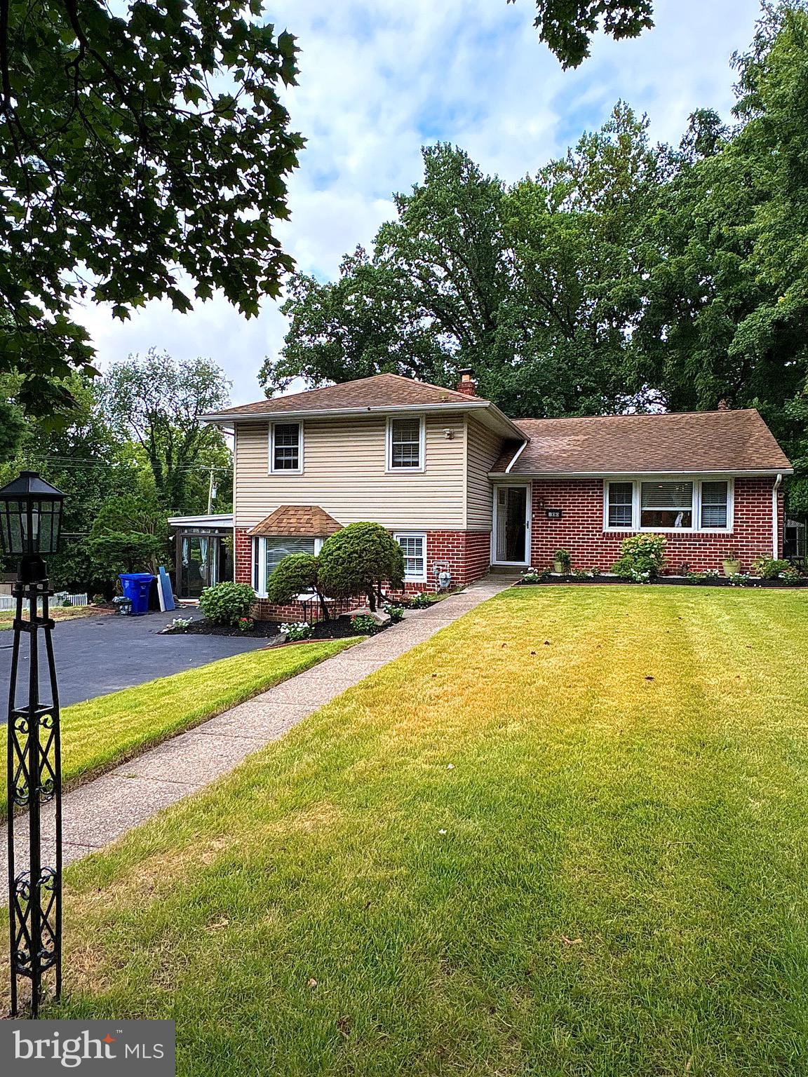 100 Boncouer Road Cheltenham, PA 19012 - Photo 3 of 27 Gallery Image 3