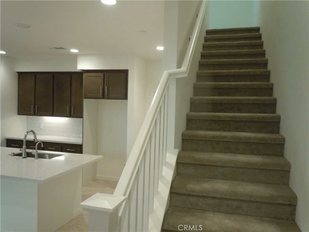 32402 Brunello Way Temecula, CA 92591 - Photo 14 of 22 a view of entryway