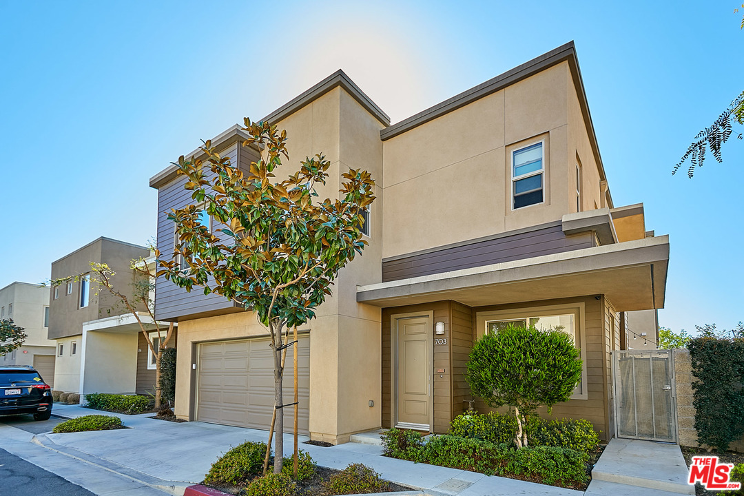 703 Colorado Circle Carson, CA 90745 - Photo 2 of 38