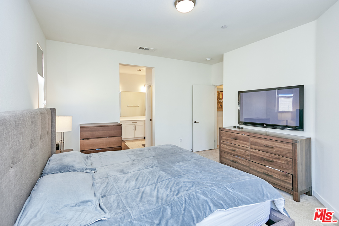 703 Colorado Circle Carson, CA 90745 - Photo 16 of 38