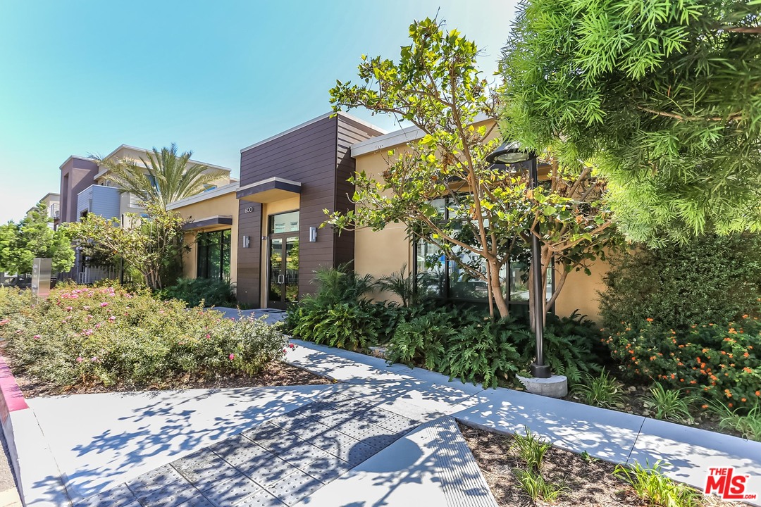 703 Colorado Circle Carson, CA 90745 - Photo 34 of 38