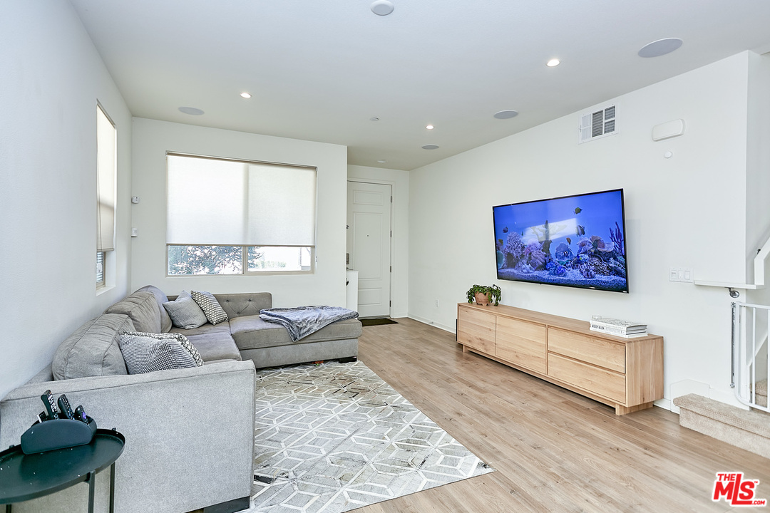 703 Colorado Circle Carson, CA 90745 - Photo 7 of 38