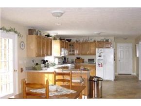 890 Goffstown Road Manchester, NH 03102 - Photo 3 of 9