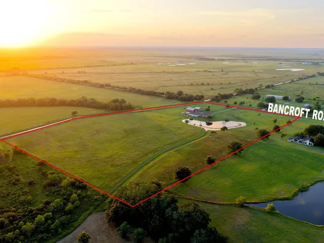 $850,000 | 1251 Bancroft Road, Winnie, TX 77665