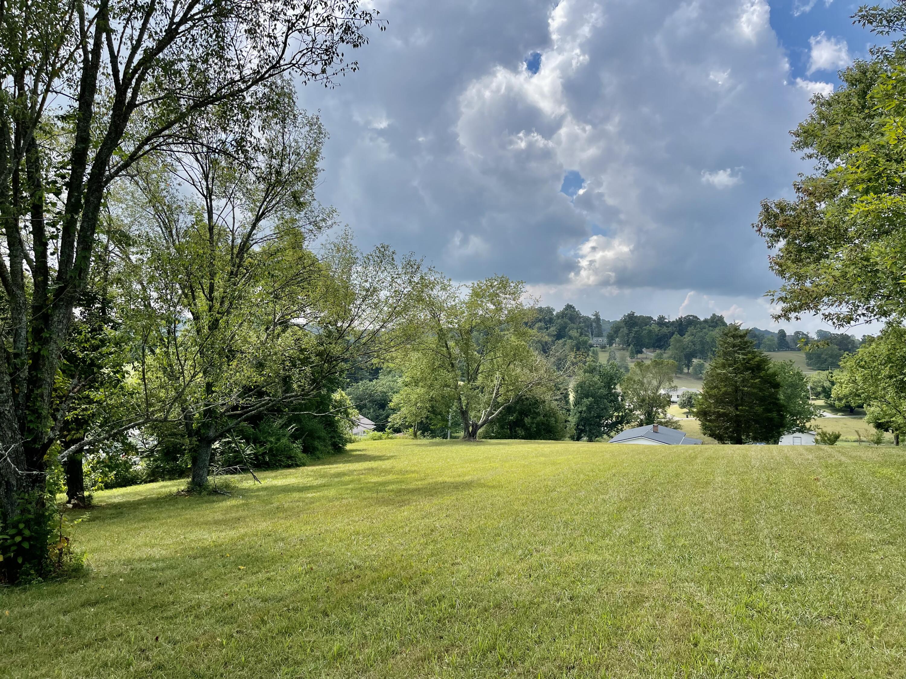 1 Vine Road Morristown, TN 37813 - Photo 1 of 20 IMG_E4942