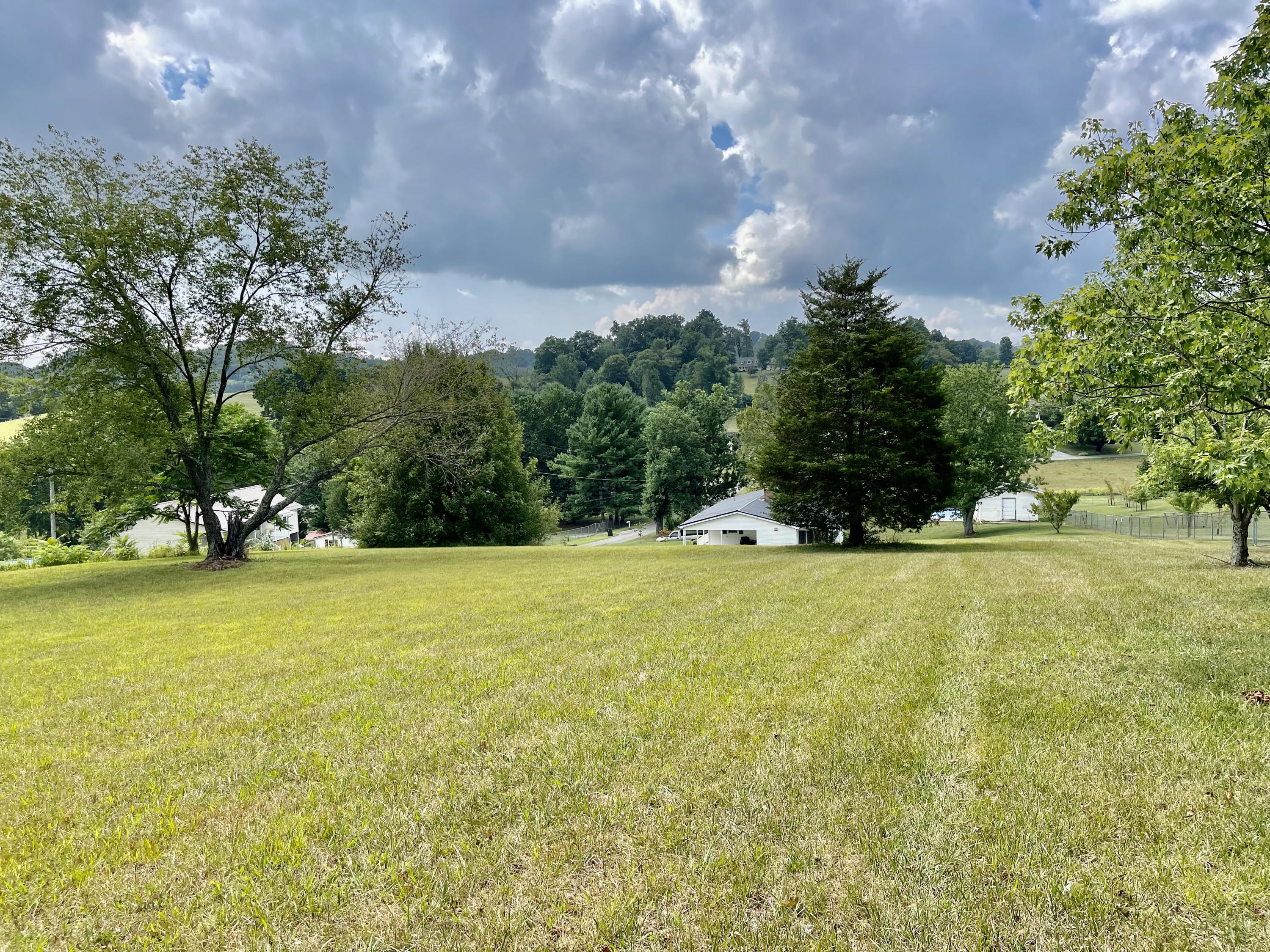 1 Vine Road Morristown, TN 37813 - Photo 2 of 20 IMG_E4946