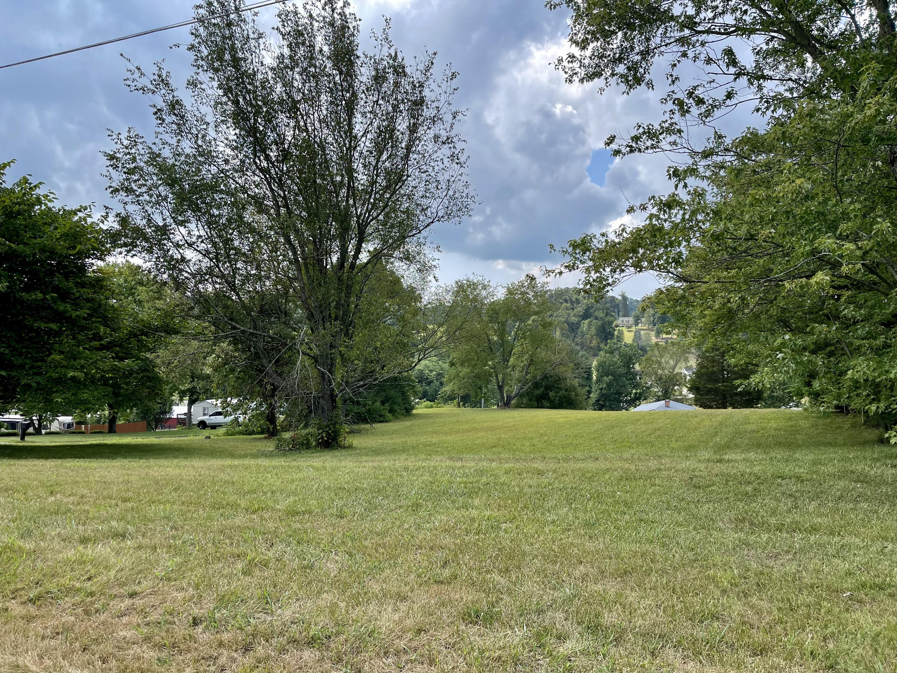 1 Vine Road Morristown, TN 37813 - Photo 3 of 20 IMG_E4939