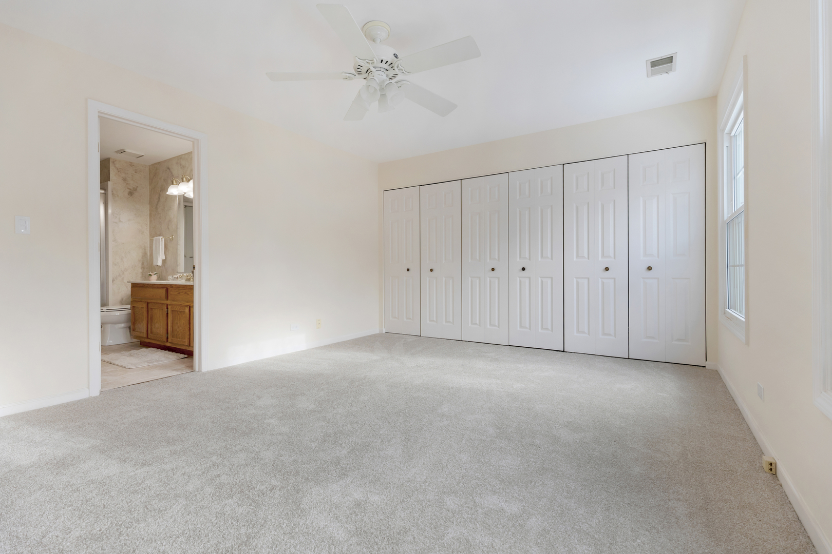 1907 Gresham Circle, Unit D Wheaton, IL 60189 - Photo 16 of 26 a view of an empty room
