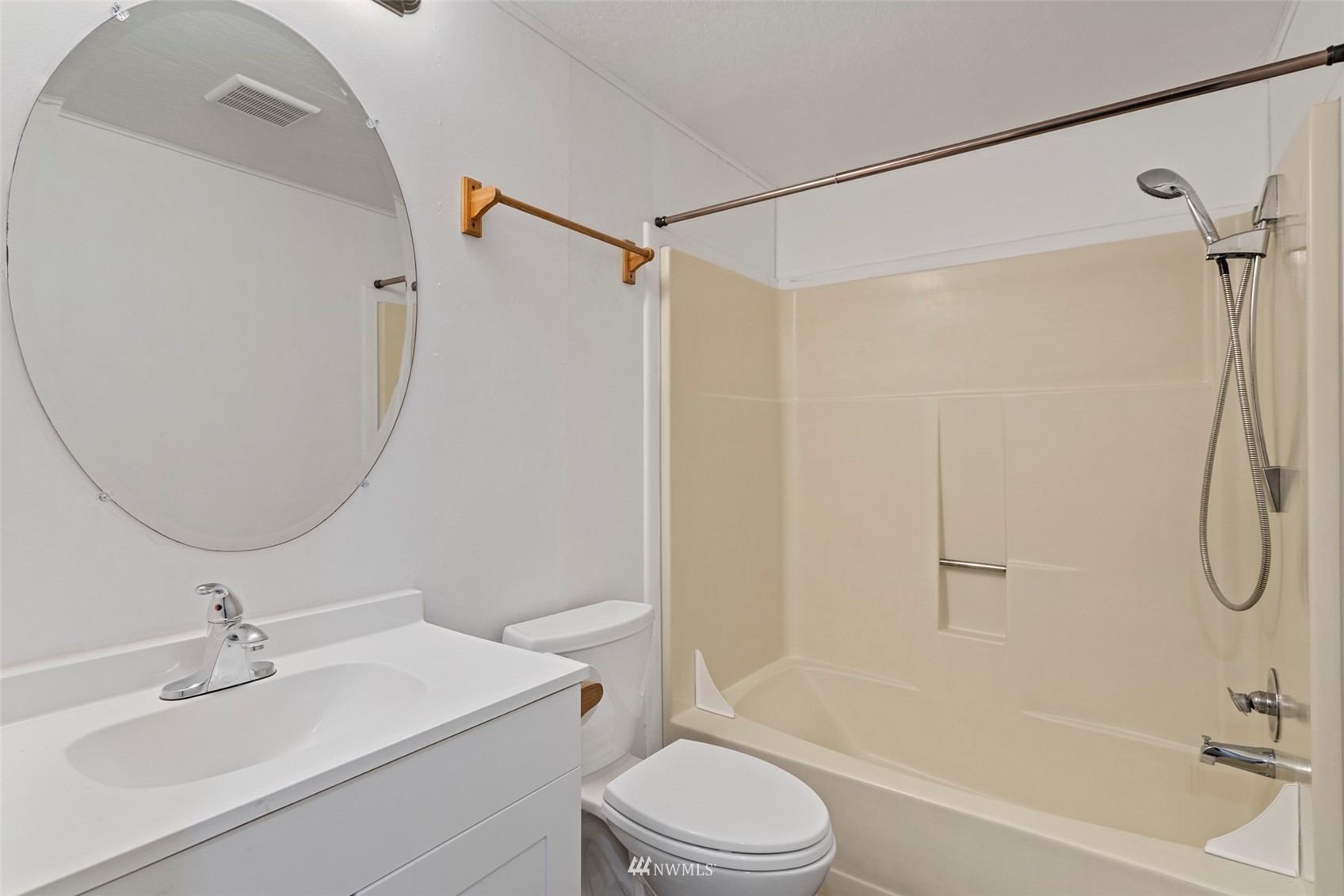 11515 162nd Avenue Southeast Renton, WA 98059 - Photo 18 of 25