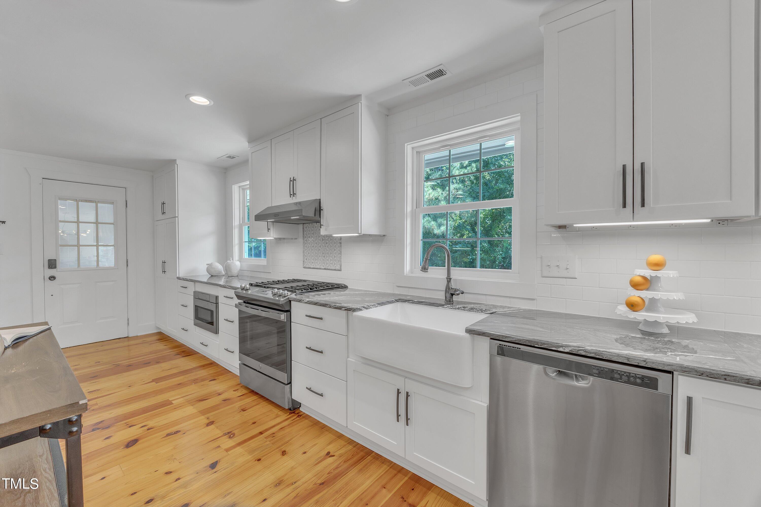 103 Longview Lake Drive Raleigh, NC 27610 - Photo 20 of 66 046-103 Longview Lake-45